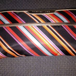 DABNEY LEE FOLDING ZIPERED LARGE STYLISH COMPACT B